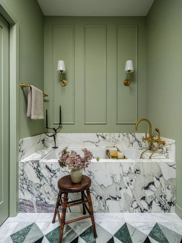 Sage Green Bathroom In A Renovated Piedmont Residence V0 Uacfo7dyivfd1